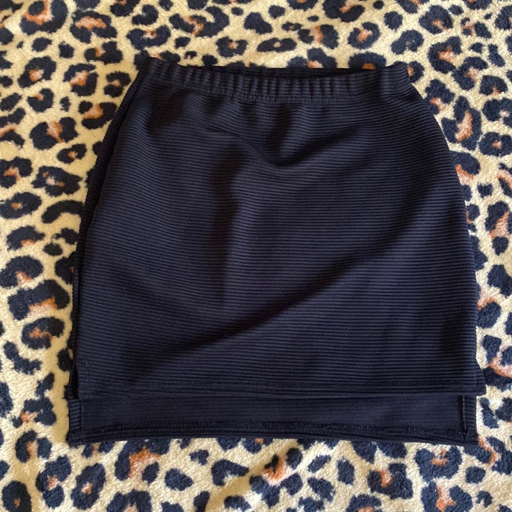 Black pencil skirt